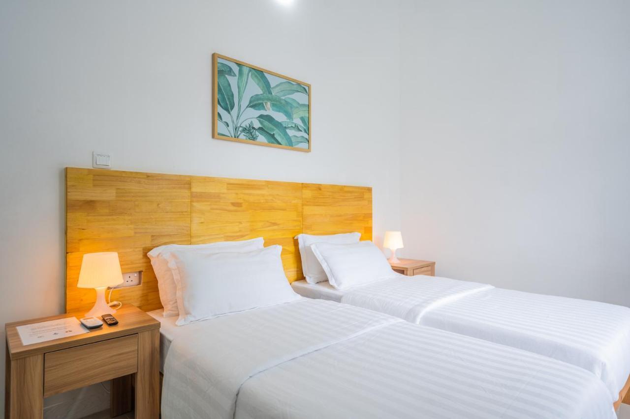 True South Otel Addu City Dış mekan fotoğraf
