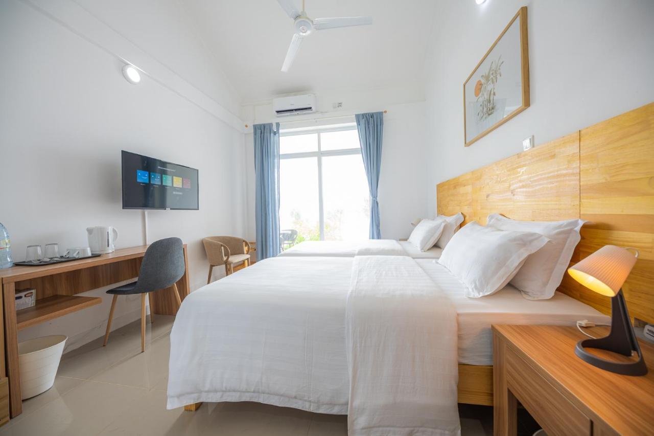 True South Otel Addu City Dış mekan fotoğraf